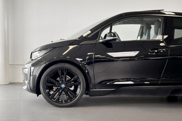 BMW i3 Basis 120Ah 42 kWh | Stoelverwarming | Glazen schuif-/kanteldak | Sportonderstel |