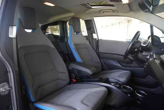 BMW i3 120Ah | Executive Edition | Driving Assistant Plus | Achteruitrijcamera | Elektrisch glazen schuif-/kanteldak
