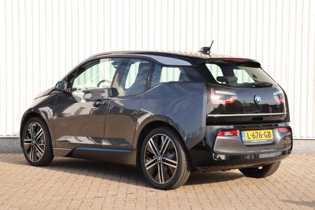 BMW i3 Executive Edition 120Ah 42 kWh | Warmtepomp | Navigatie | Camera | Stoelverwarming