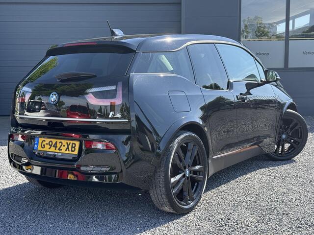 BMW i3 S 120Ah 42 kWh RoadStyle Edition 2e Eigenaar,Navi,Leder,184pk,Stoelverwarming,Dealer Onderhouden,Pdc V+A,Apk tot 01-2026