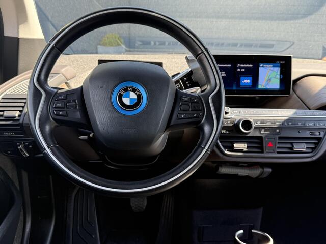 BMW i3 S 120Ah 42 kWh RoadStyle Edition 2e Eigenaar,Navi,Leder,184pk,Stoelverwarming,Dealer Onderhouden,Pdc V+A,Apk tot 01-2026