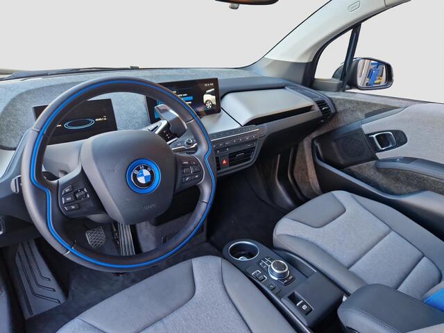 BMW i3 Business Edition 120Ah 42 kWh | Camera | Navi | Licht- en Regensensor | Cruise | Stoelverwarming | DAB |