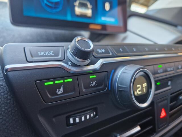 BMW i3 Business Edition 120Ah 42 kWh | Camera | Navi | Licht- en Regensensor | Cruise | Stoelverwarming | DAB |