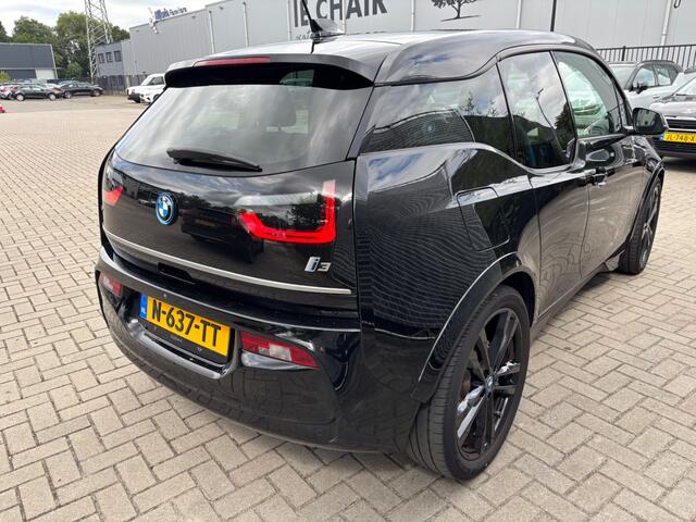 BMW i3 Dark Shadow Edition 120Ah 42 kWh / Camera / Navigatie / 20'' / Stoelverwarming / DAB / LED / Cruise Control