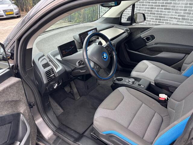 BMW i3 Dark Shadow Edition 120Ah 42 kWh / Camera / Navigatie / 20'' / Stoelverwarming / DAB / LED / Cruise Control