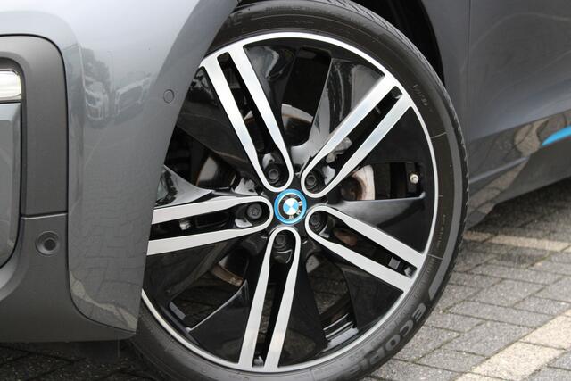 BMW i3 Executive / Achteruitrijcamera / Park Assistant / Stoelverwarming / Navigatie Professional / Comfort Access