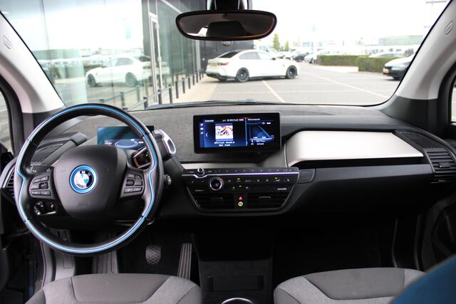 BMW i3 Executive / Achteruitrijcamera / Park Assistant / Stoelverwarming / Navigatie Professional / Comfort Access