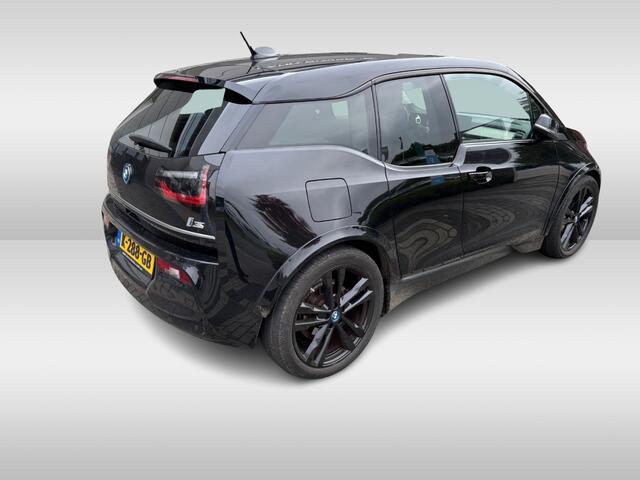 BMW i3 S Dark Shadow Edition 120Ah 42 kWh / Camera / Navigatie / 20'' / Stoelverwarming / DAB / LED / Cruise Control