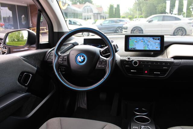 BMW i3 Dark Shadow Edition 120Ah 42 kWh / Camera / Navigatie / 20'' / Stoelverwarming / DAB / LED / Cruise Control
