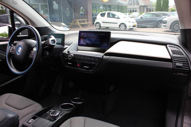 BMW i3 Dark Shadow Edition 120Ah 42 kWh / Camera / Navigatie / 20'' / Stoelverwarming / DAB / LED / Cruise Control