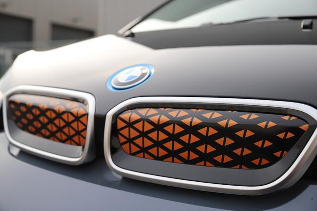 BMW i3 120Ah/42 kWh/*Unique Forever*/Carplay/Storm Bay metallic/W-pomp/Leder/20"/3-fase