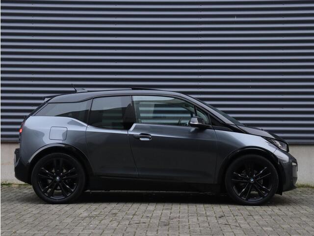 BMW i3 S 120Ah | High Executive | Sportpakket | Panodak | Navi Prof. | Apple Carplay Voorbereiding | Verwarmbare Voorstoelen | Park Distance Control | 20'' LMV