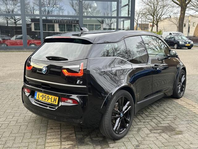BMW i3 Dark Shadow Edition 120Ah 42 kWh VAN: ¤21.900,- VOOR: ¤19.877,- UW EINDEJAARSVOORDEEL: ¤2.023,- | HARMAN KARDON| ACHTERUITRIJCAMERA| STOELVERWARMING| WARMTEPOMP| COMFORT ACCESS