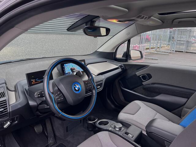 BMW i3 120Ah 42 kWh Executive/1e eig./Schuifdak/Adaptive/89%!/W-pomp/Navi-pro/3-fase