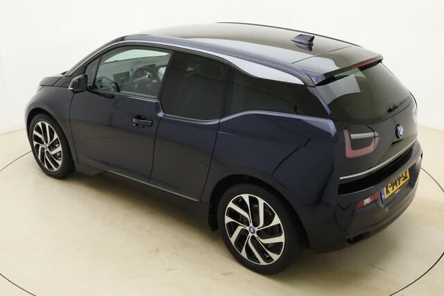 BMW i3 Executive Edition 120Ah 42 kWh 170pk | Navigatie | Parkeersensoren | Lichtmetalen Velgen 20" | Climate Control | KeyLess Start | Warmtepomp