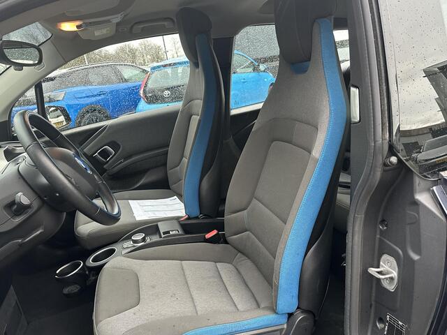 BMW i3 Basis 120Ah 42 kWh SOH 100% | 3-FASE LADER | WARMTEPOMP | ORIGINEEL NL AUTO MET NAP | DEALER ONDERHOUDEN | STOELVERWARMING | CAMERA | 12 MND BOVAG GARANTIE