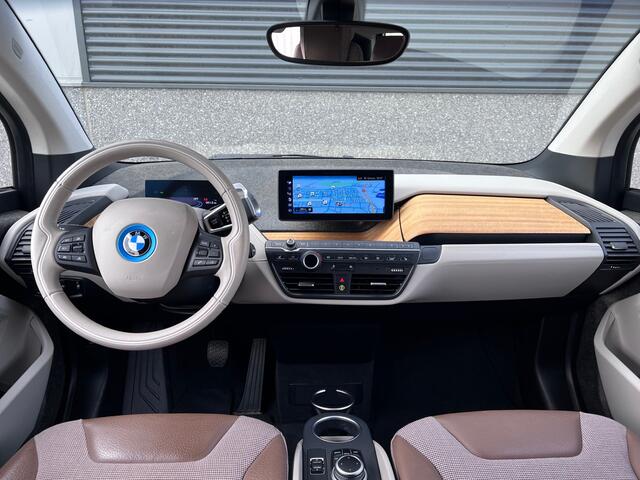 BMW i3 Executive 120Ah 42 kWh Lodge/*Kaschmir Silber*/2xAdaptive/Carplay/W-pomp/3-Fase