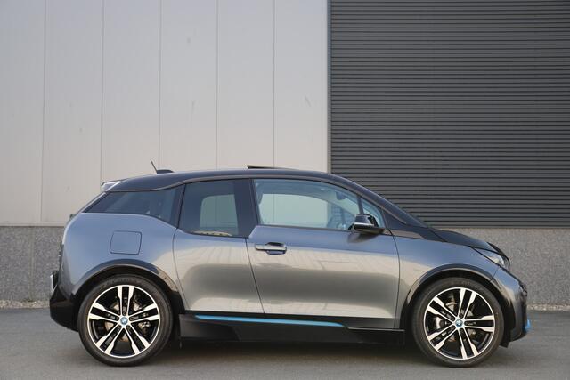BMW i3 Executive 120Ah 42 kWh/Schuifdak/H-Kardon/Adaptive/Carplay/Camera/3-fase