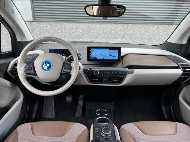 BMW i3 S 184pk Executive 120Ah 42 kWh/*Kashmir silver*/Lodge/Sunroof/Carplay/W-pomp/Camera/3-fase