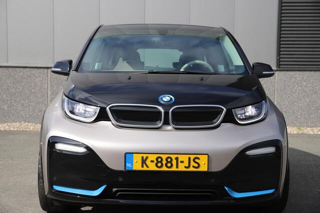 BMW i3 S 184pk Executive 120Ah 42 kWh/*Kashmir silver*/Lodge/Sunroof/Carplay/W-pomp/Camera/3-fase