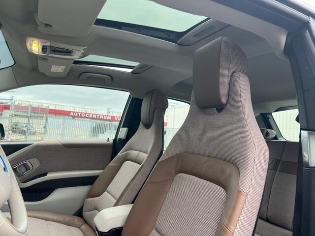 BMW i3 S 184pk Executive 120Ah 42 kWh/*Kashmir silver*/Lodge/Sunroof/Carplay/W-pomp/Camera/3-fase