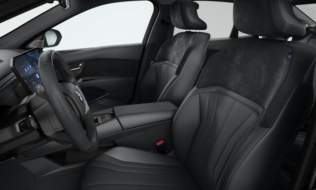 BMW i3 50 xDrive | First Edition | M-Sport | 20'' | Panorama. | Harman/Kardon | Elek. stoel. | Head-Up Park. Plus | Trekhaak | Verlichte grille | Stuur + stoelverw. voor/achter | Highway Ass.