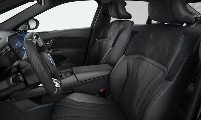BMW i3 50 xDrive M Sport / Panoramadak / Trekhaak / 3D Head-Up / M Multifunctionele stoelen / Parking Assistant Plus / Stuurverwarming
