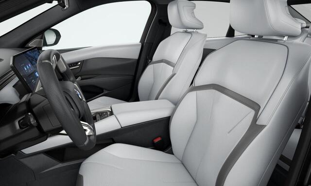 BMW i3 50 xDrive | First Edition | M Sportpakket | Panoramadak | Verlichte Iconic Glow grille | Harman Kardon