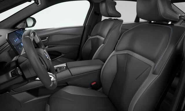 BMW i3 50 xDrive | First Edition | M Sportpakket | Harman Kardon | Panoramadak | Verlichte Iconic Glow Grille | Trekhaak
