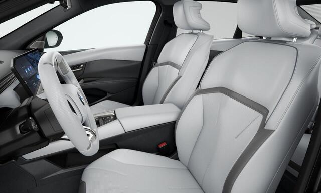 BMW i3 50 xDrive | First Edition | M Sportpakket | Harman Kardon | Trekhaak | Panoramadak | Verlichte Iconic Glow Grille