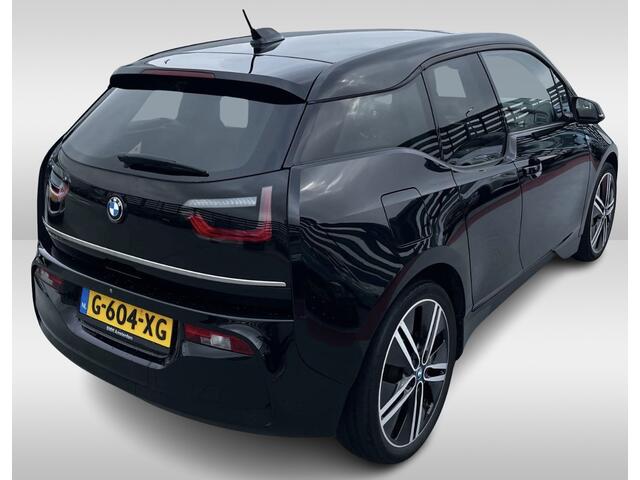 BMW i3 Executive Edition 120Ah 42 kWh / Panoramadak / Camera / Leder / Navigatie / 20'' / Warmtepomp / DAB / Stoelverwarming / Cruise Control