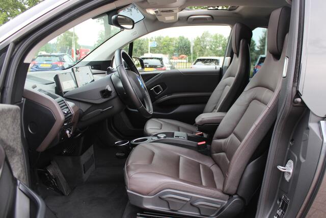 BMW i3 Executive Edition 120Ah 42 kWh / Panoramadak / Camera / Leder / Navigatie / 20'' / Warmtepomp / DAB / Stoelverwarming / Cruise Control