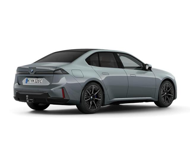 BMW i3 50 xDrive First Edition M Sportpakket | Panoramadak | Driving Assistant Plus | Parking Assistant Plus | Trekhaak Pakket