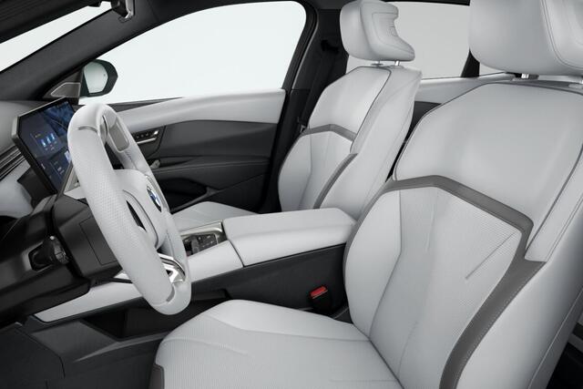 BMW i3 Sedan 50 xDrive First Edition | M Sportpakket | Innovation Pack | Trekhaak | Panoramadak
