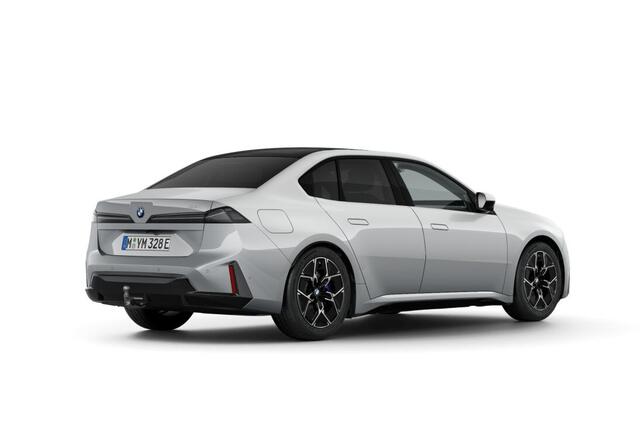 BMW i3 Sedan 50 xDrive First Edition | M Sportpakket | Innovation Pack | Trekhaak | Panoramadak
