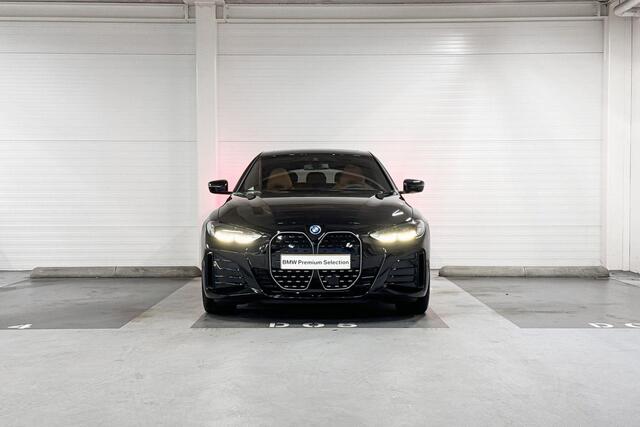BMW i4 eDrive40 | M-Sport Pro | High Executive | Schuif-/kanteldak | Comfort Access | Trekhaak