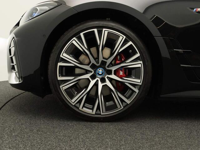 BMW i4 M50 84 kWh High Executive M Sportpakket / Schuifdak / Harman Kardon / Laserlight / Active Cruise Control / 21''