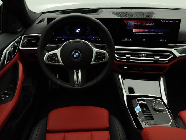 BMW i4 M50 84 kWh High Executive M Sportpakket / Schuifdak / Harman Kardon / Laserlight / Active Cruise Control / 21''