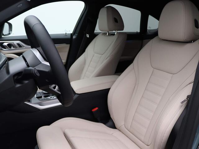 BMW i4 eDrive35 M SportPakket Pro | Innovation Pack | Comfort Pack | Comfort Access | Schuifdak | Elektrisch Verstelbare Stoelen | Driving Assistant Professional | Harman Kardon | 19''