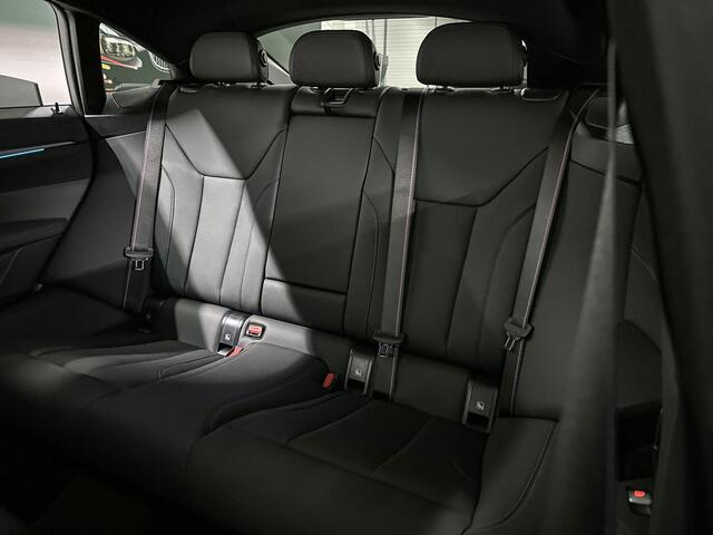 BMW i4 xDrive40 M-Sport Pro | Comfort Pack | Innovation Pack | Harman/Kardon | Schuif-/Kanteldak