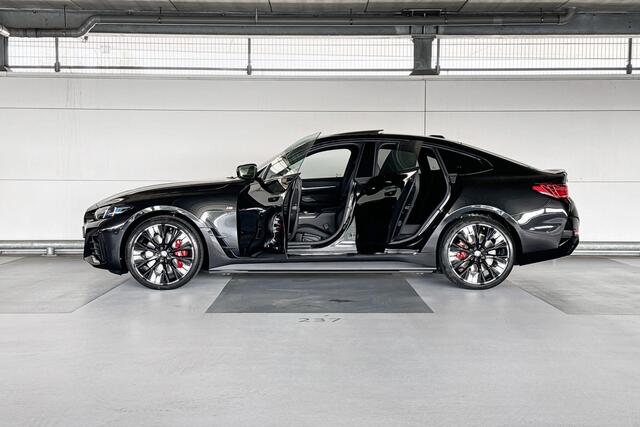 BMW i4 eDrive35 M Sport Edition 70 kWh | M Sportpakket Pro | Elektrisch bediend glazen schuif-/kanteldak