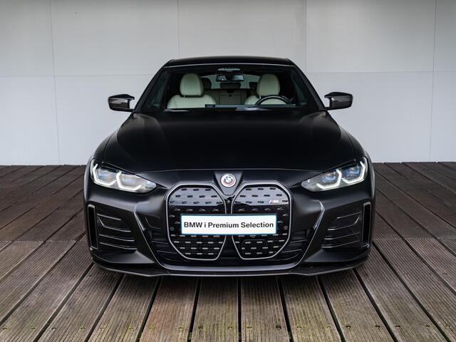 BMW i4 Gran Coupé M50 M-Sportpakket | M-Performance Parts | Trekhaak | 20 inch | Individual interieur | Carbon exterieur pakket