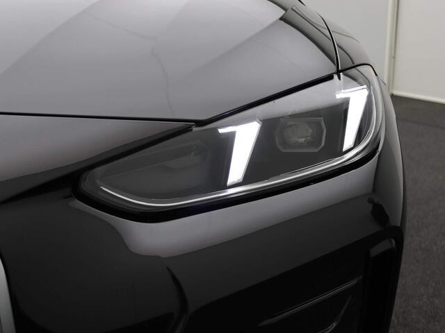 BMW i4 eDrive35 M Sport Edition | Stuurwielrand verwarmd | DAB | Parking Assistant | 18''