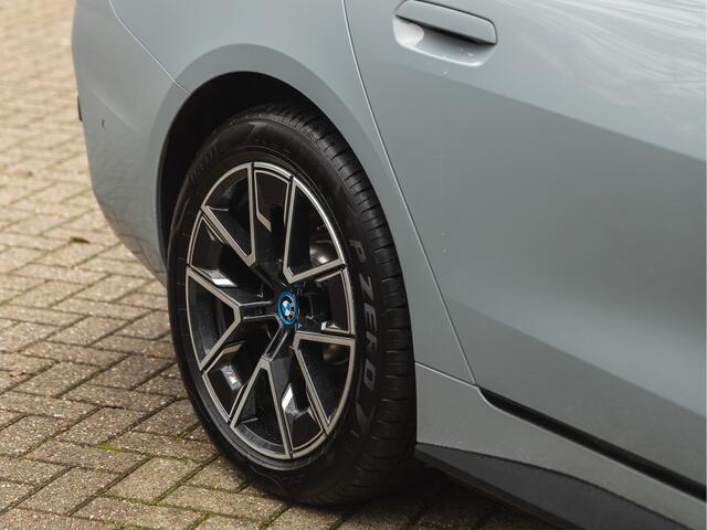 BMW i4 eDrive40 M-Sport - Parking Ass - Stoelverwarming - LED - Hifi