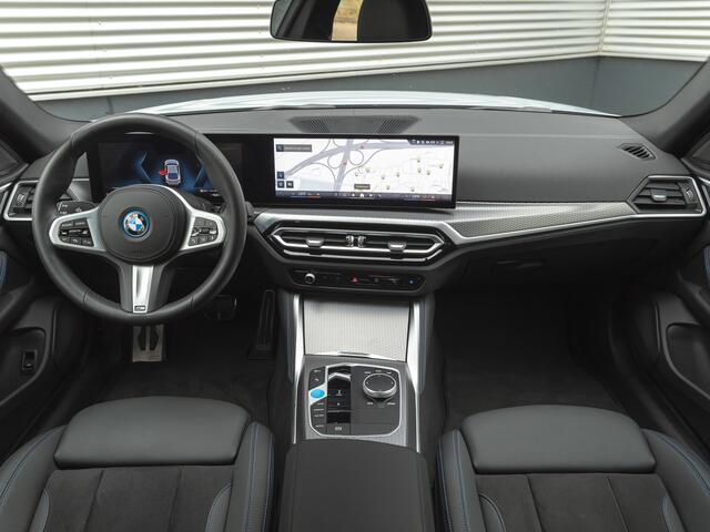 BMW i4 eDrive40 M-Sport - Parking Ass - Stoelverwarming - LED - Hifi