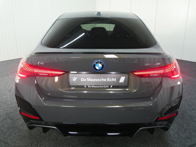 BMW i4 eDrive35 M Sport / Schuif-kanteldak / M Sportstoelen / Adaptieve LED / Parking Assistant Plus / Comfort Access / Stoelverwarming