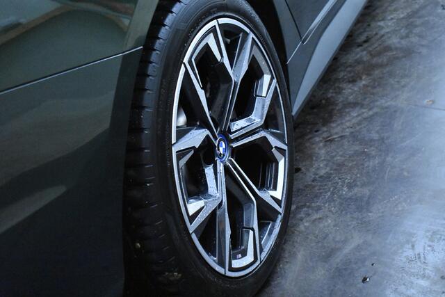 BMW i4 eDrive40 High Executive 84 kWh M-Sport Aerodynamica 19 inch