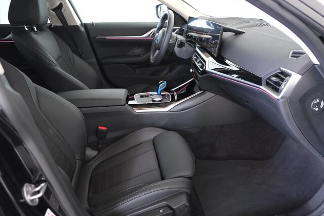 BMW i4 eDrive40 84 kWh / Navigatie / Carplay / LED / Camera