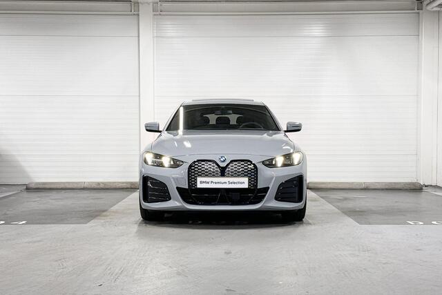 BMW i4 eDrive35 | M-Sport Pro | Comfort Pack | Laser Achterlichten | Harman/Kardon | Schuif-/Kanteldak | Comfort Access