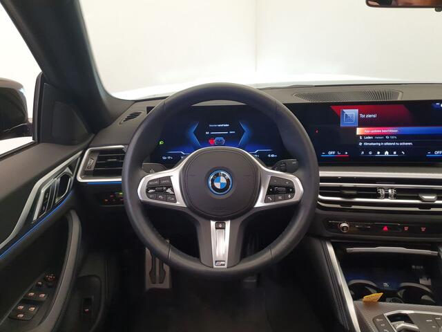 BMW i4 eDrive40 M-Sport 84 kWh Panoramadak, M-Sportstoelen, 360° Camera